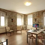 Theresia- Tailor Made Aparthotel Trieste