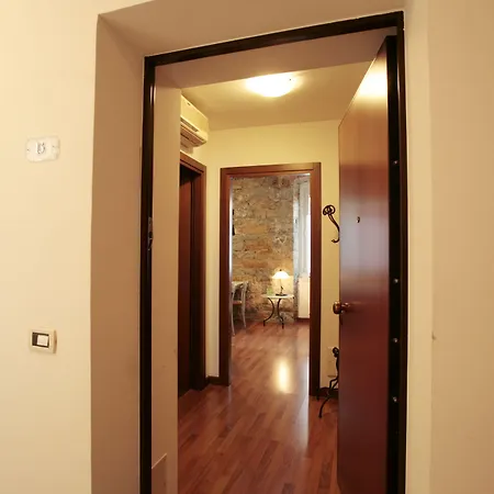 特蕾西娅泰勒公寓式酒店 公寓式酒店 的里雅斯特