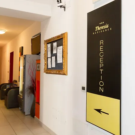 特蕾西娅泰勒公寓式酒店 4* 的里雅斯特