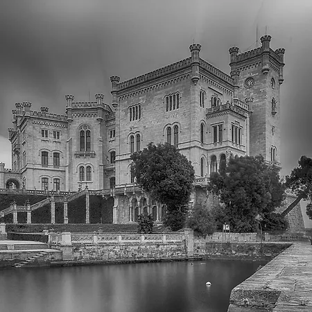 特蕾西娅泰勒公寓式酒店 公寓式酒店 的里雅斯特