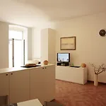 特蕾西娅泰勒公寓式酒店