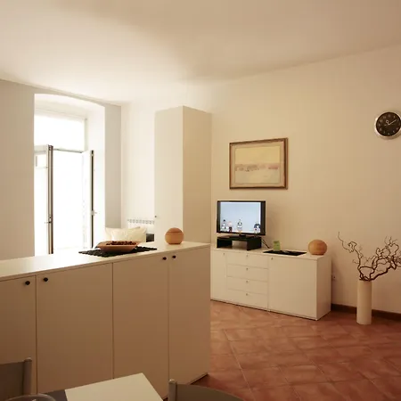 Theresia- Tailor Made