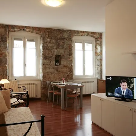 Theresia- Tailor Made Apartmanhotel Trieszt